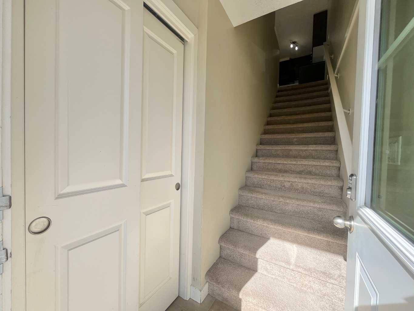 Chestermere, AB T1X 0P6,300 Marina DR #146