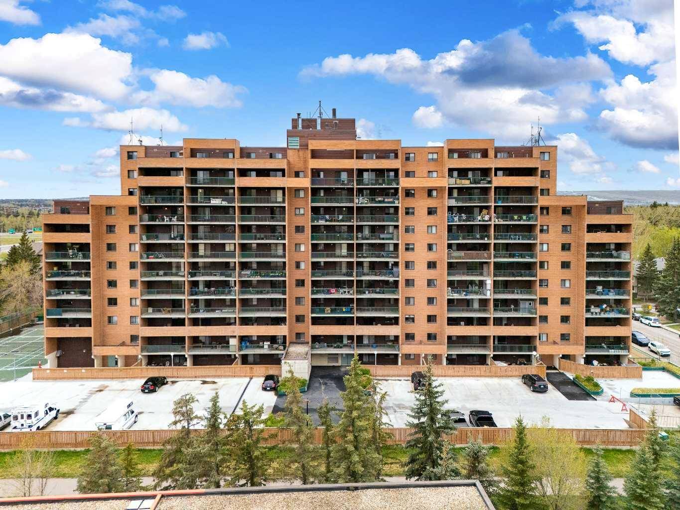 Calgary, AB T3A 3H1,5204 Dalton DR NW #310