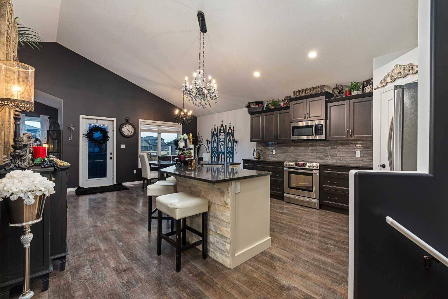 Lloydminster, AB T9V 3P6,1901 61 AVE