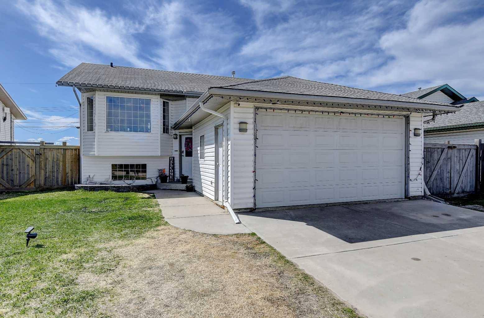 9935 93 AVE, Wembley, AB T0H 3S0