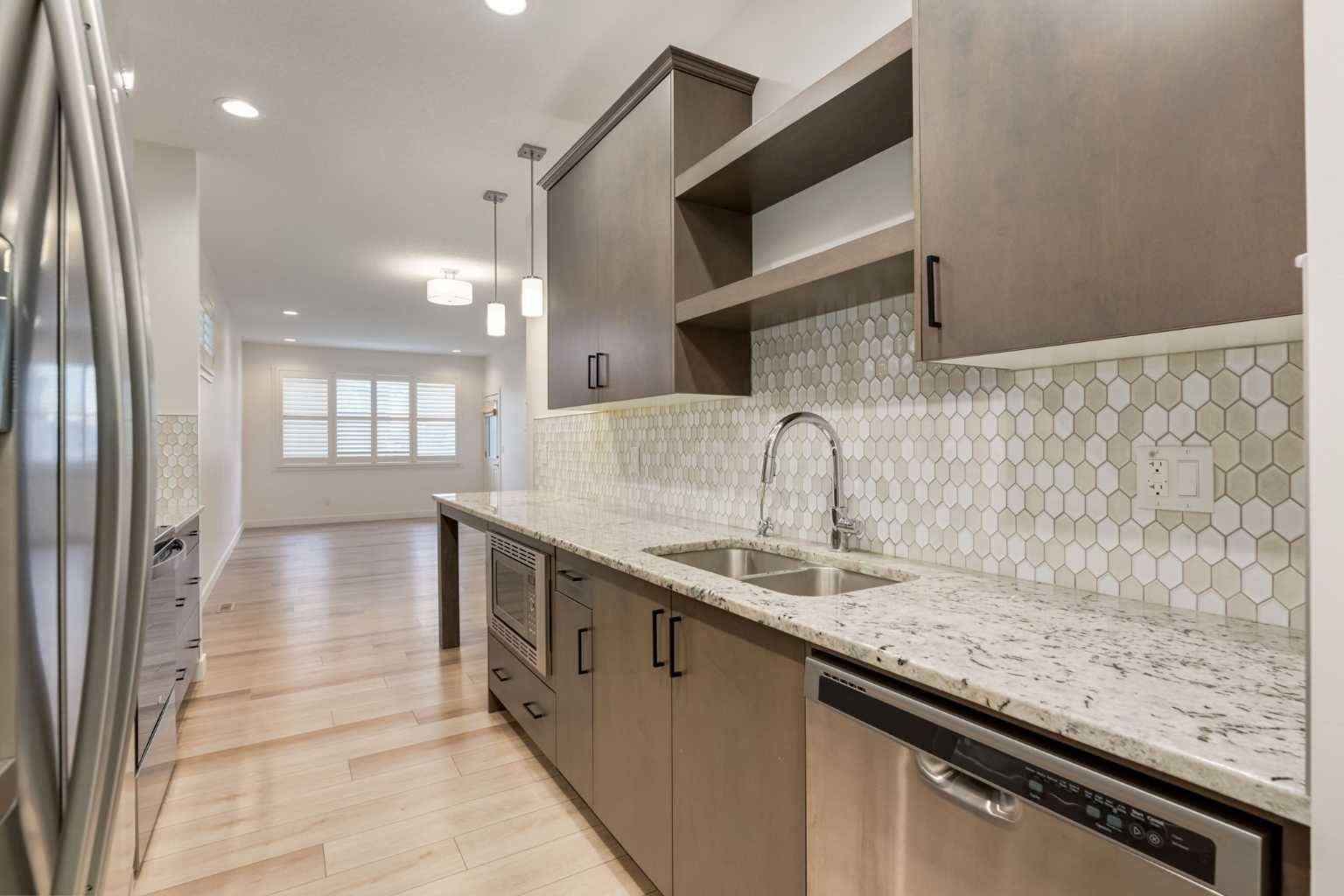Airdrie, AB t4b 5g3,272 Bayview ST