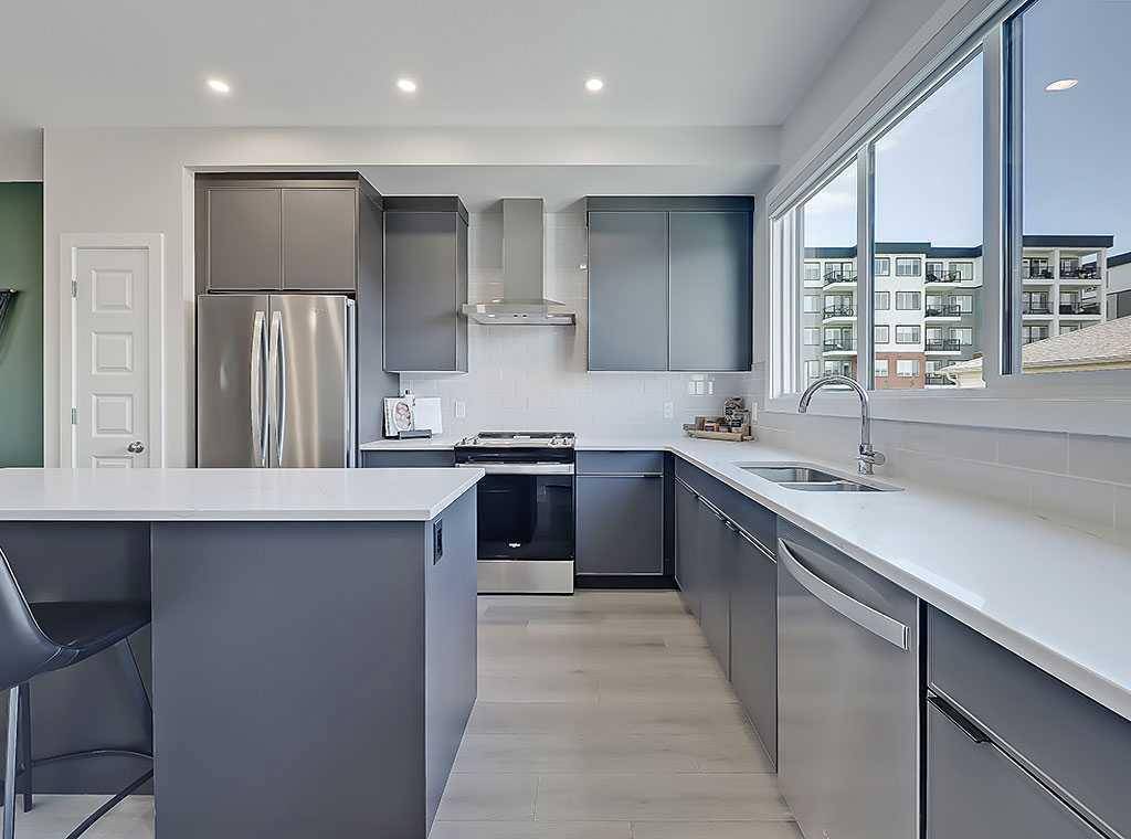 Calgary, AB T2X 4W9,67 Wolf Creek DR Southeast