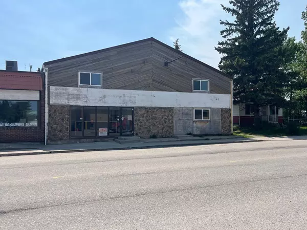 5115 & 5117 50 AVE, Caroline, AB T0M 0M0