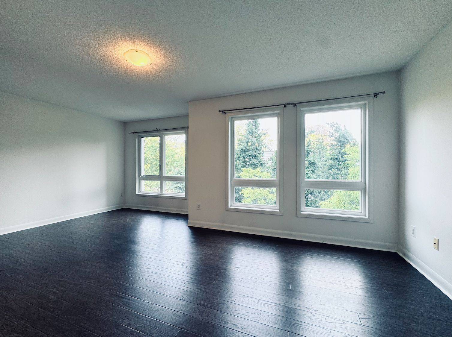 Toronto C14, ON M2N 0H2,19 Anndale DR #Th 10