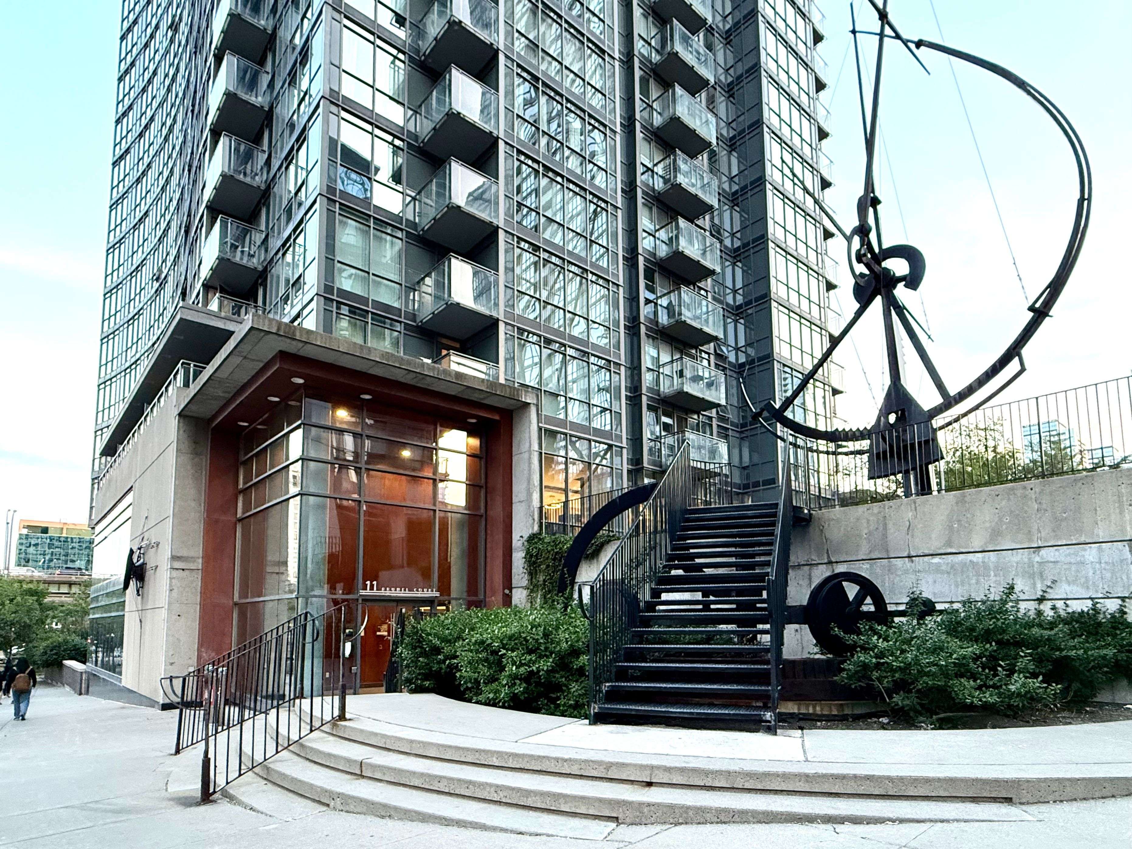 Toronto C01, ON M5V 3Y3,11 Brunel CT #4305