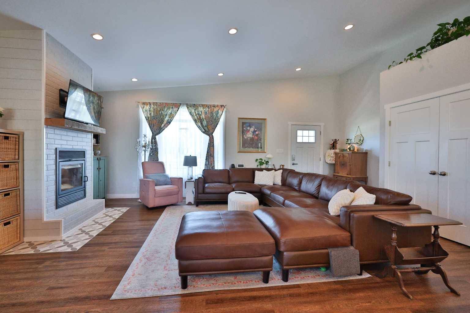 Magrath, AB T0K 1J0,119 W 2 AVE North