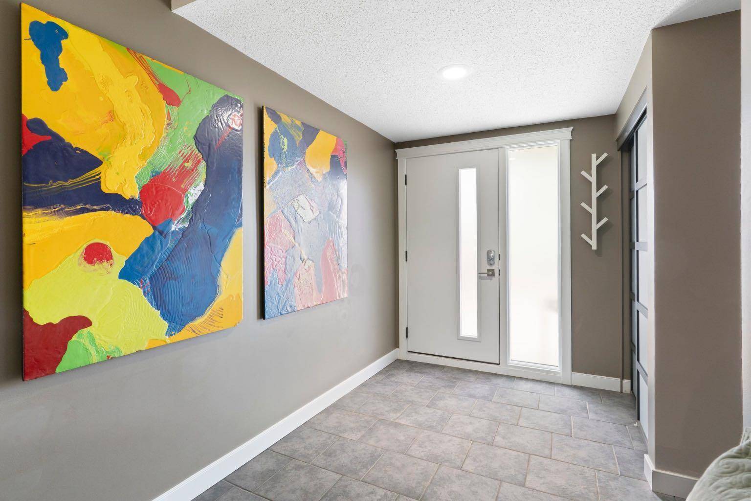 Calgary, AB T2V 4N6,2225 Oakmoor DR SW #33