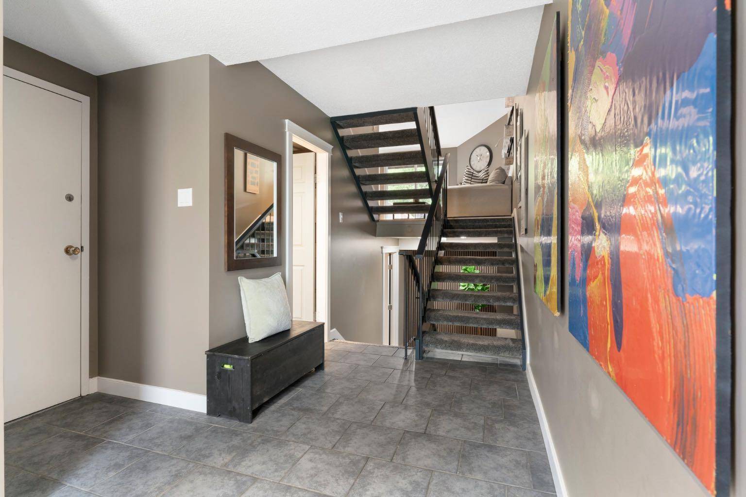 Calgary, AB T2V 4N6,2225 Oakmoor DR SW #33