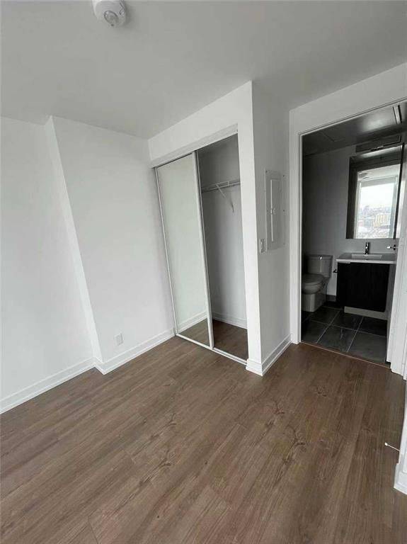 203 College ST #2705, Toronto C01, ON M5T 0C8