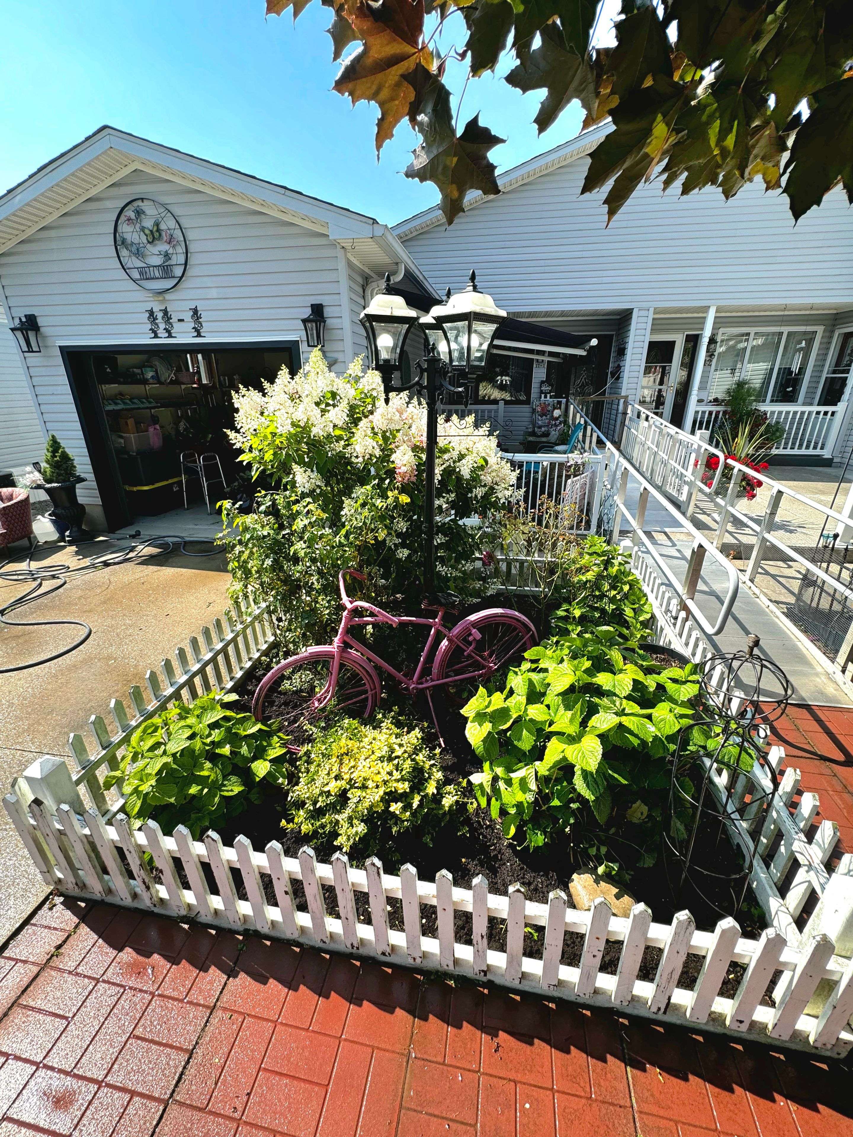 Strathroy Caradoc, ON N7G 1A1,11 STEWART ST