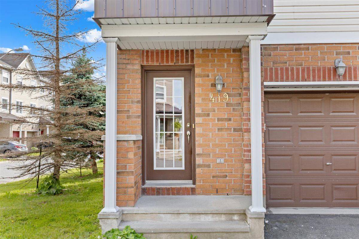 Barrhaven, ON K2J 3T3,419 Sadar Private