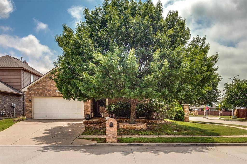 2200 Laurel Forest Drive, Fort Worth, TX 76177