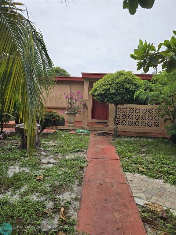 530 Wilkinson Rd,  Lantana,  FL 33462