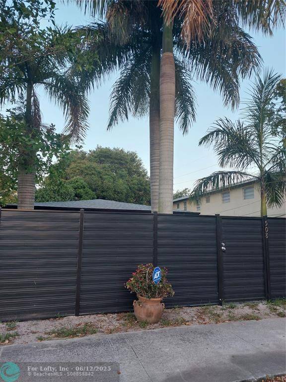508 NW 8th Ave, Fort Lauderdale, FL 33311