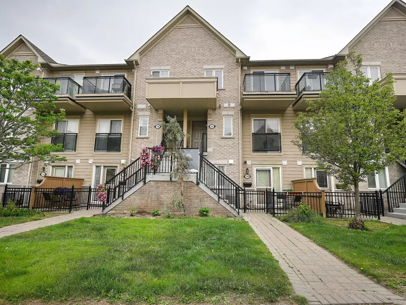 4975 Southampton DR #137, Mississauga, ON L5M 8C8