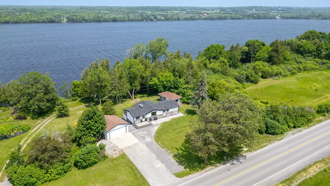 4670 COUNTY ROAD 1 RD, Prince Edward County, ON K0K 1T0