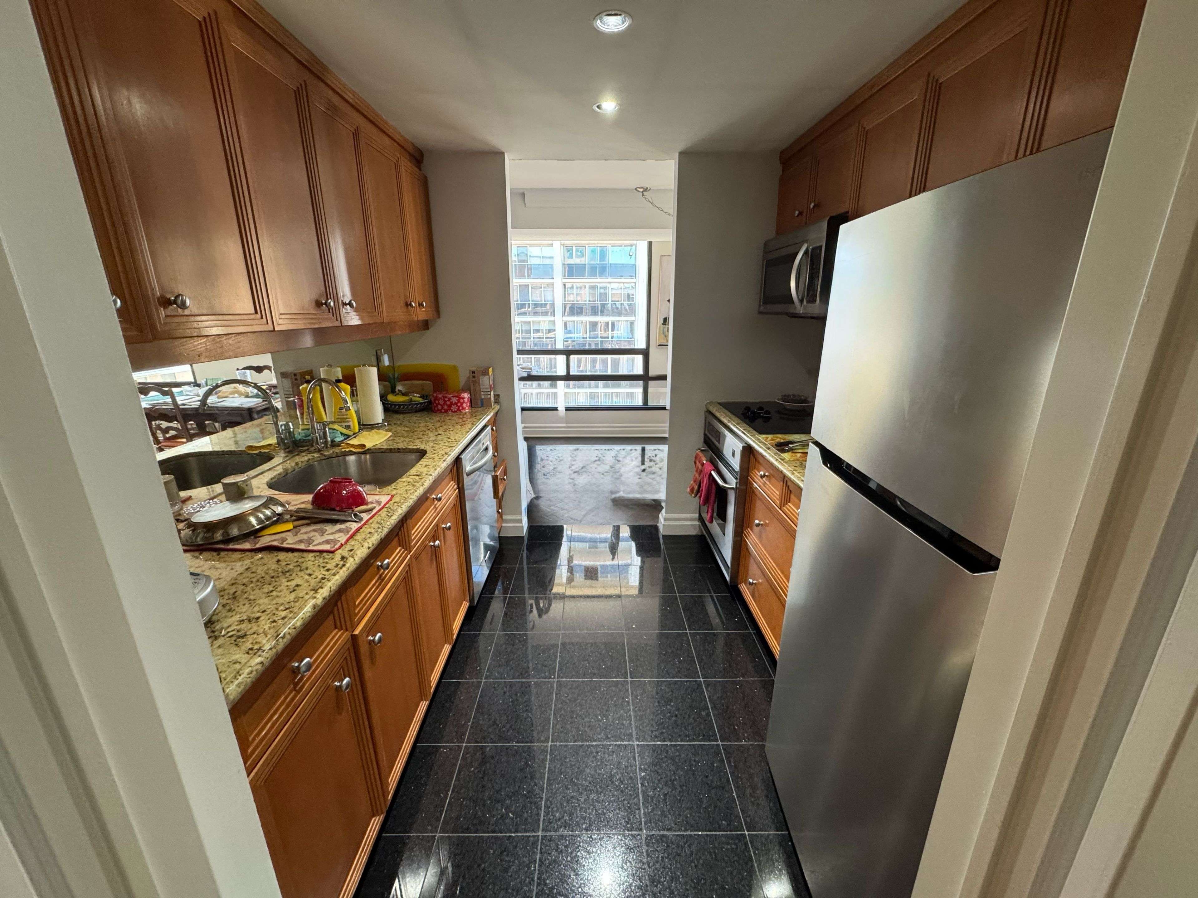 Toronto C03, ON M5P 2X9,447 Walmer RD #Ph10