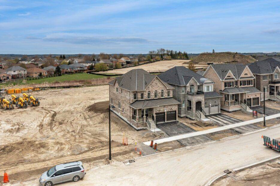 55 Robin TRL, Scugog, ON L9L 0C9
