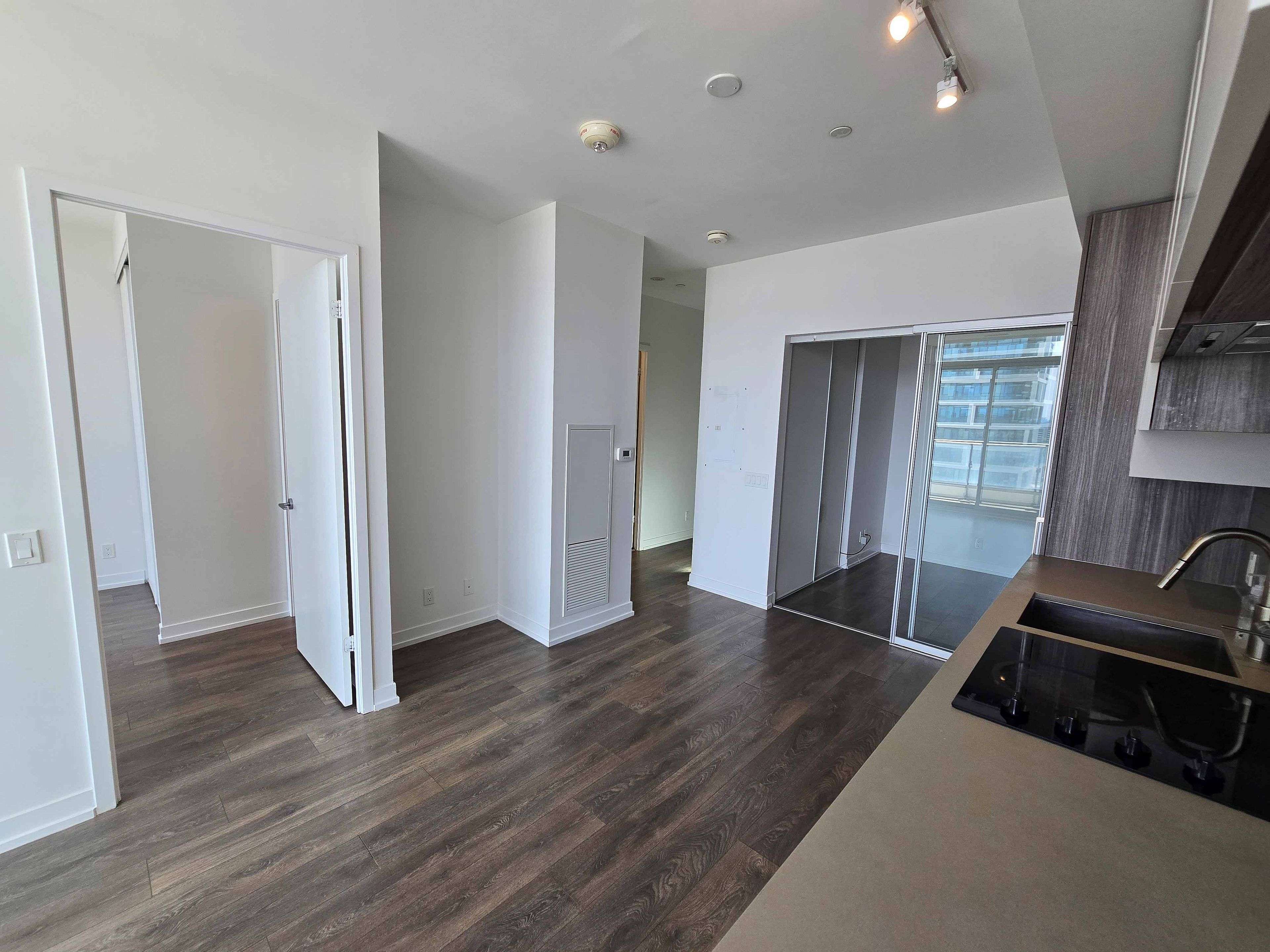 898 Portage Pkwy #2807, Vaughan, ON L4K 0J6