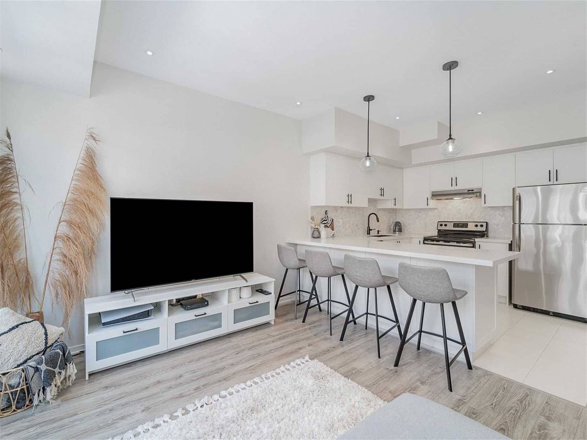 Vaughan, ON L4L 0H4,26 Bruce ST #B09
