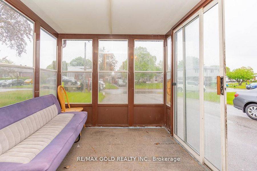 Brampton, ON L6T 3B1,10 Edenridge DR
