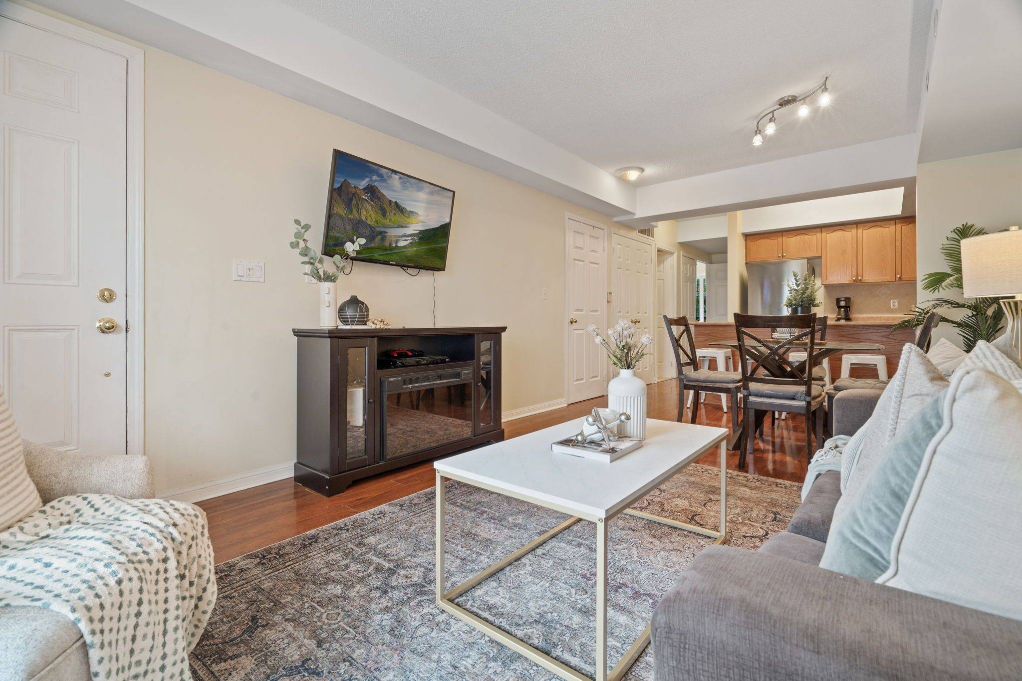 Toronto W05, ON M9M 0A5,3047 Finch AVE W #2066