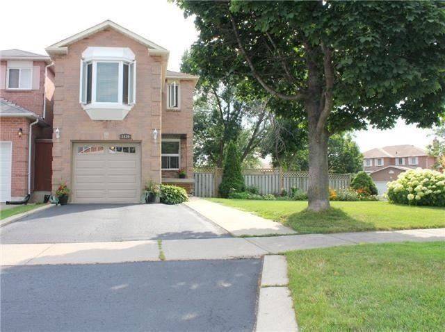 1439 Eddie Shain DR, Oakville, ON L6J 7C7