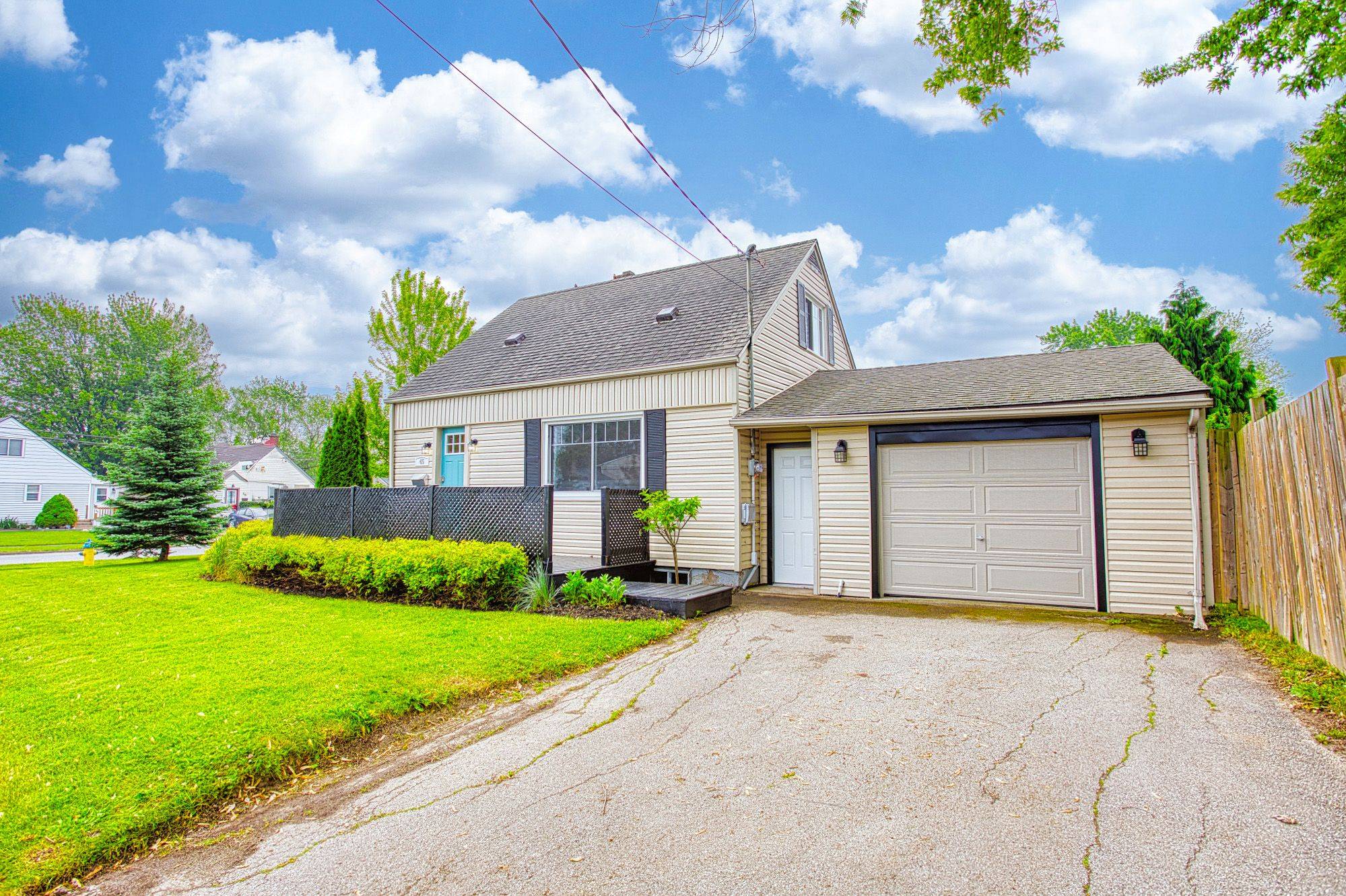 Thorold, ON L2V 2T6,45 Whyte AVE N