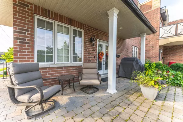 Barrie, ON L4N 5A2,27 White Oaks RD