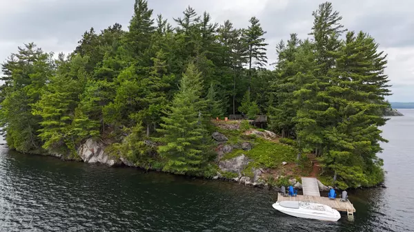 Muskoka Lakes, ON P0B 1M0,11 Island Skeleton Lake 14 N/A