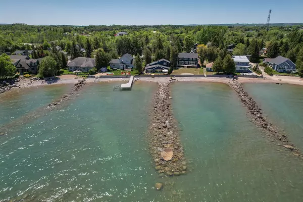 Blue Mountains, ON N0H 1J0,137 Bayview AVE