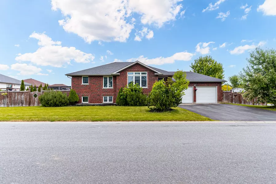 2 Freedom CRES, Quinte West, ON K8V 0C1