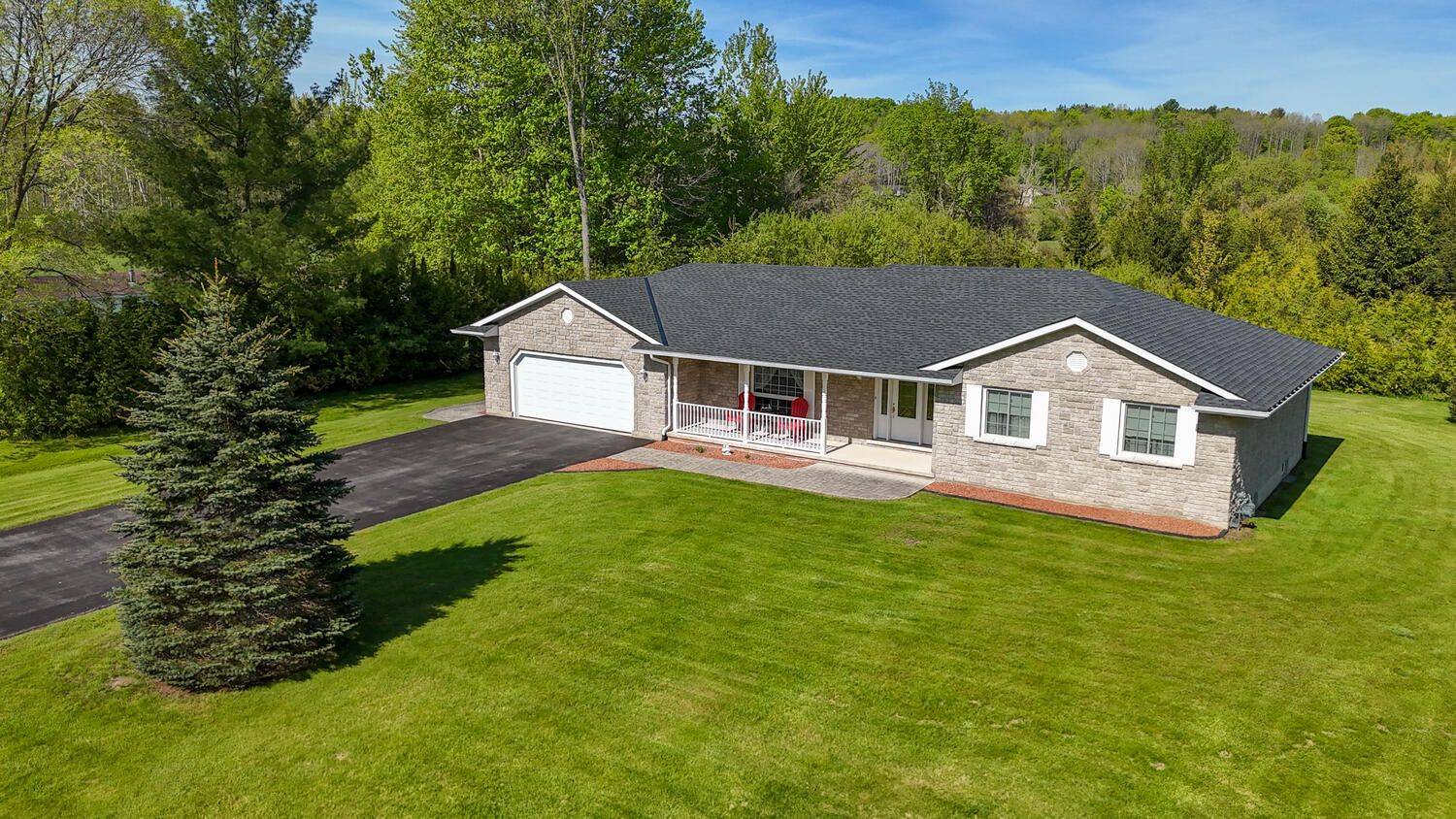Georgian Bluffs, ON N4K 6V5,280 Somers ST