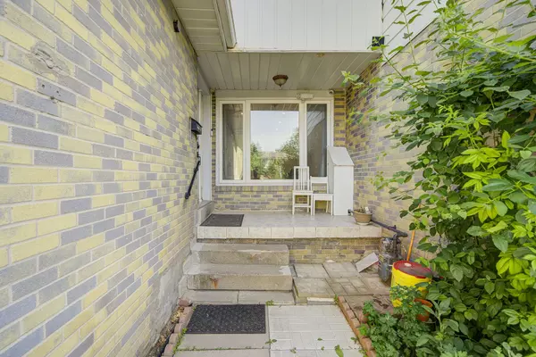 Toronto E11, ON M1B 1W5,40 Horseley Hill DR