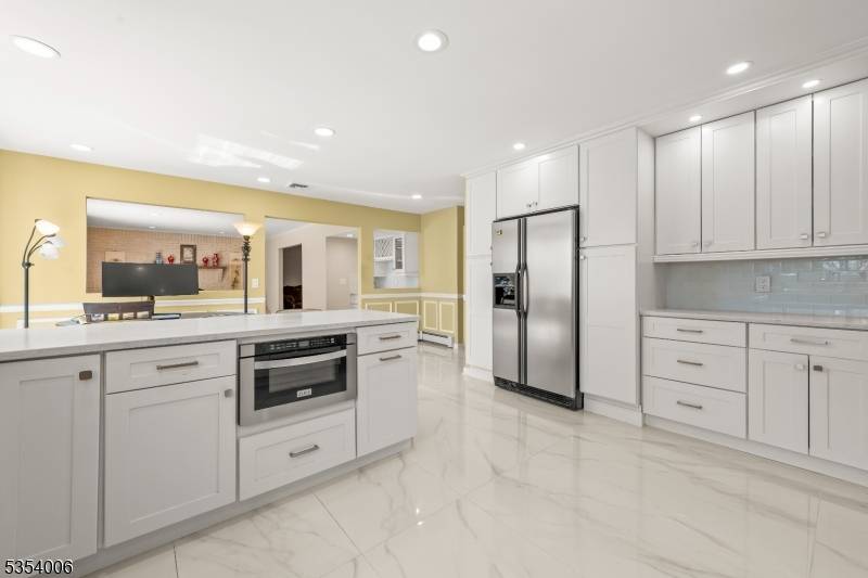 Randolph Twp., NJ 07869,6 Tulip Ln