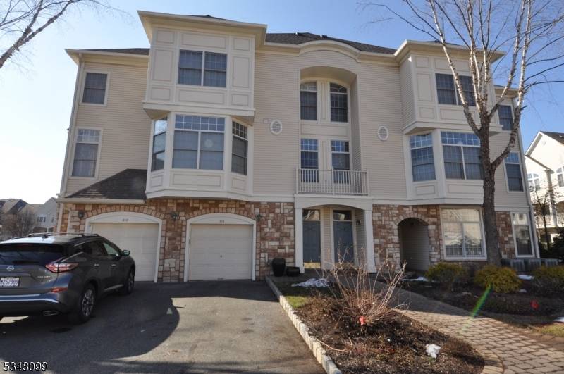216 Turlington Ct, Livingston Twp., NJ 07039