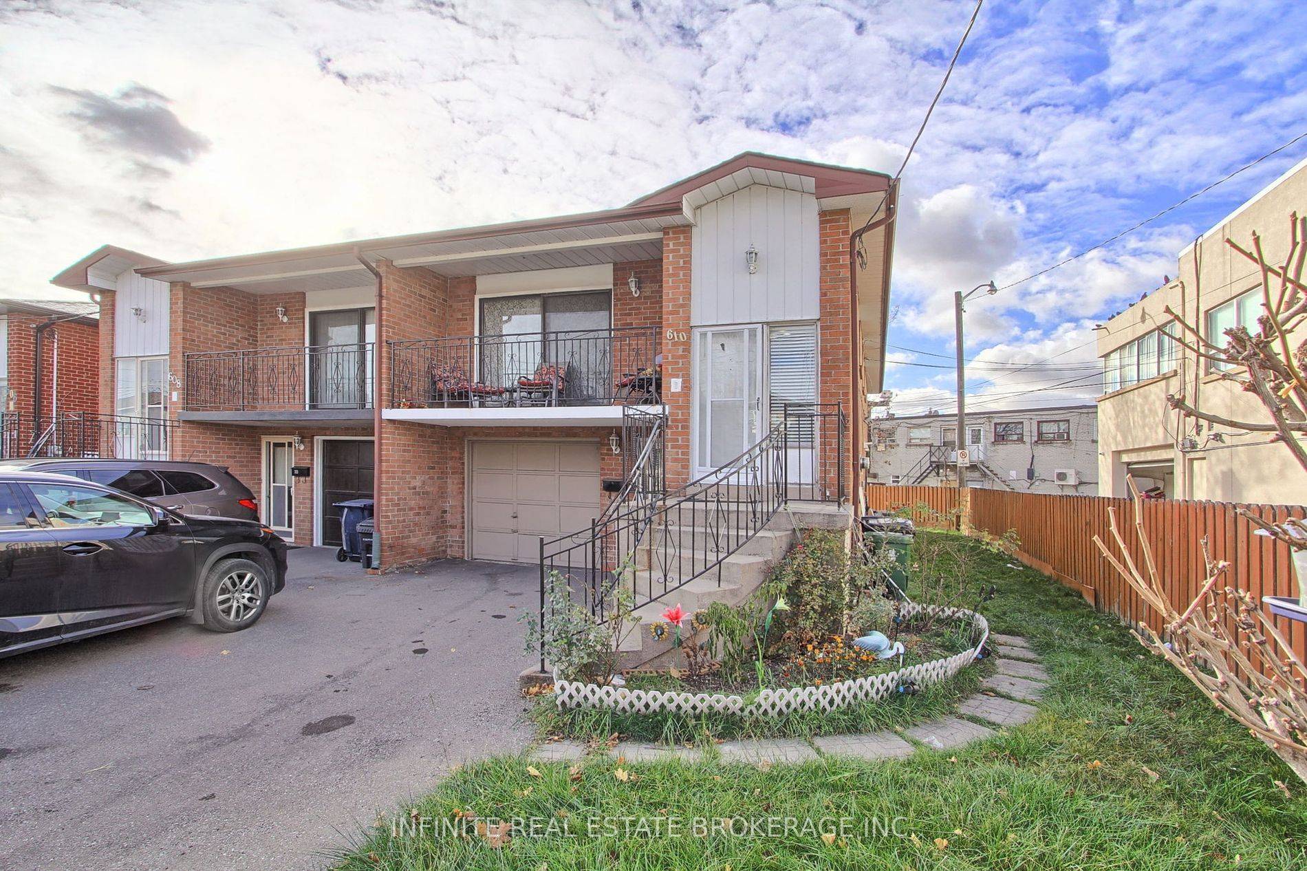Toronto C03, ON M6C 2R5,610 Vaughan RD