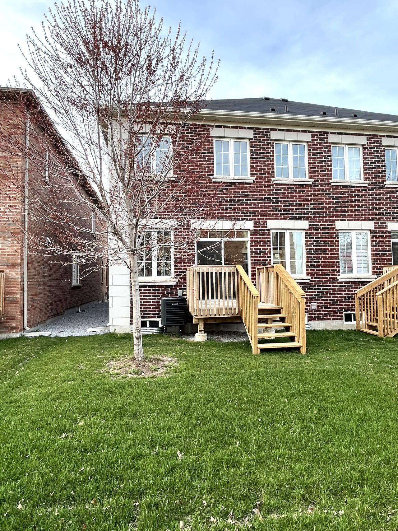 Richmond Hill, ON L4C 4Z2,23 Orbit AVE