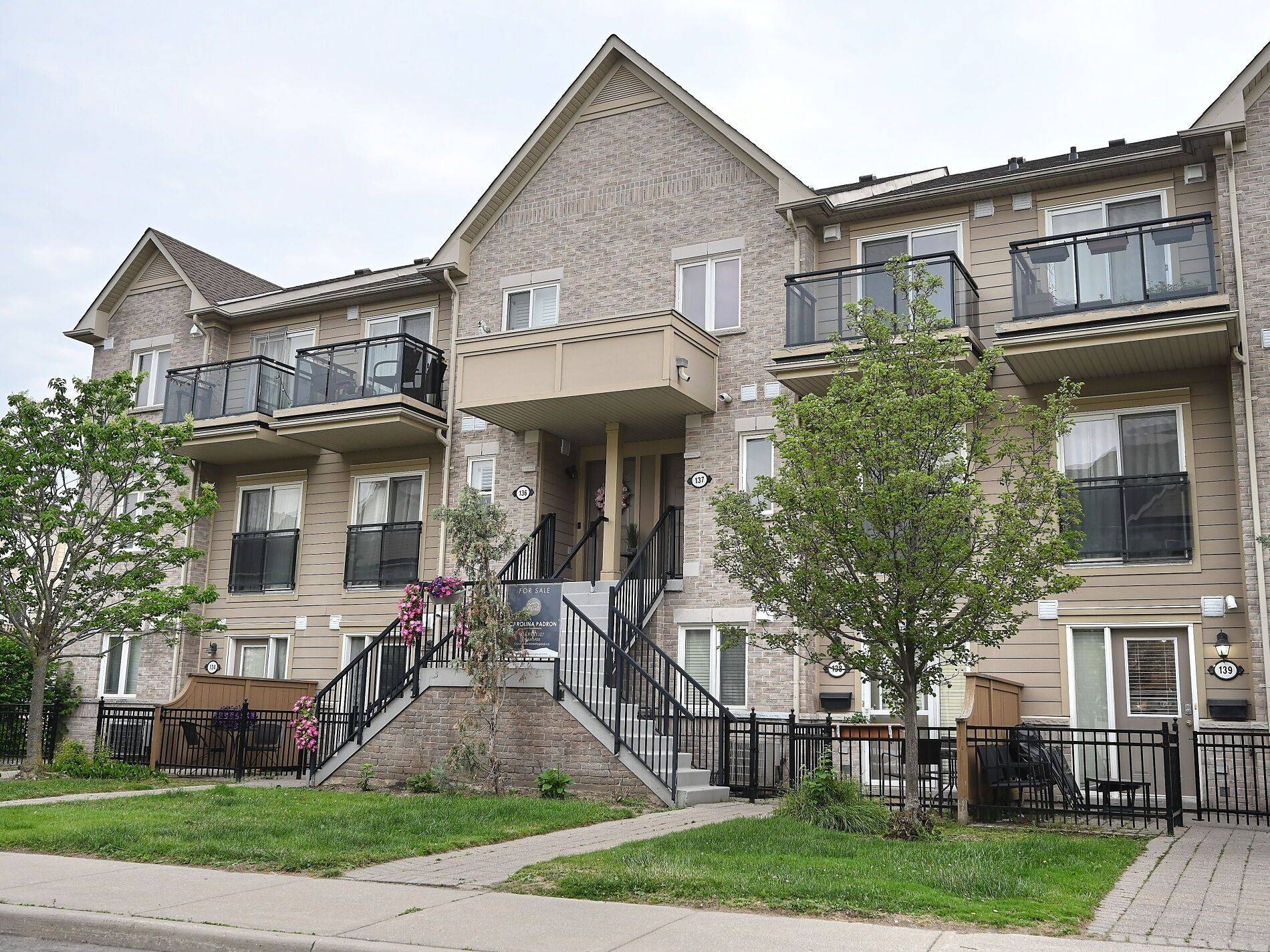 Mississauga, ON L5M 8C8,4975 Southampton DR #137