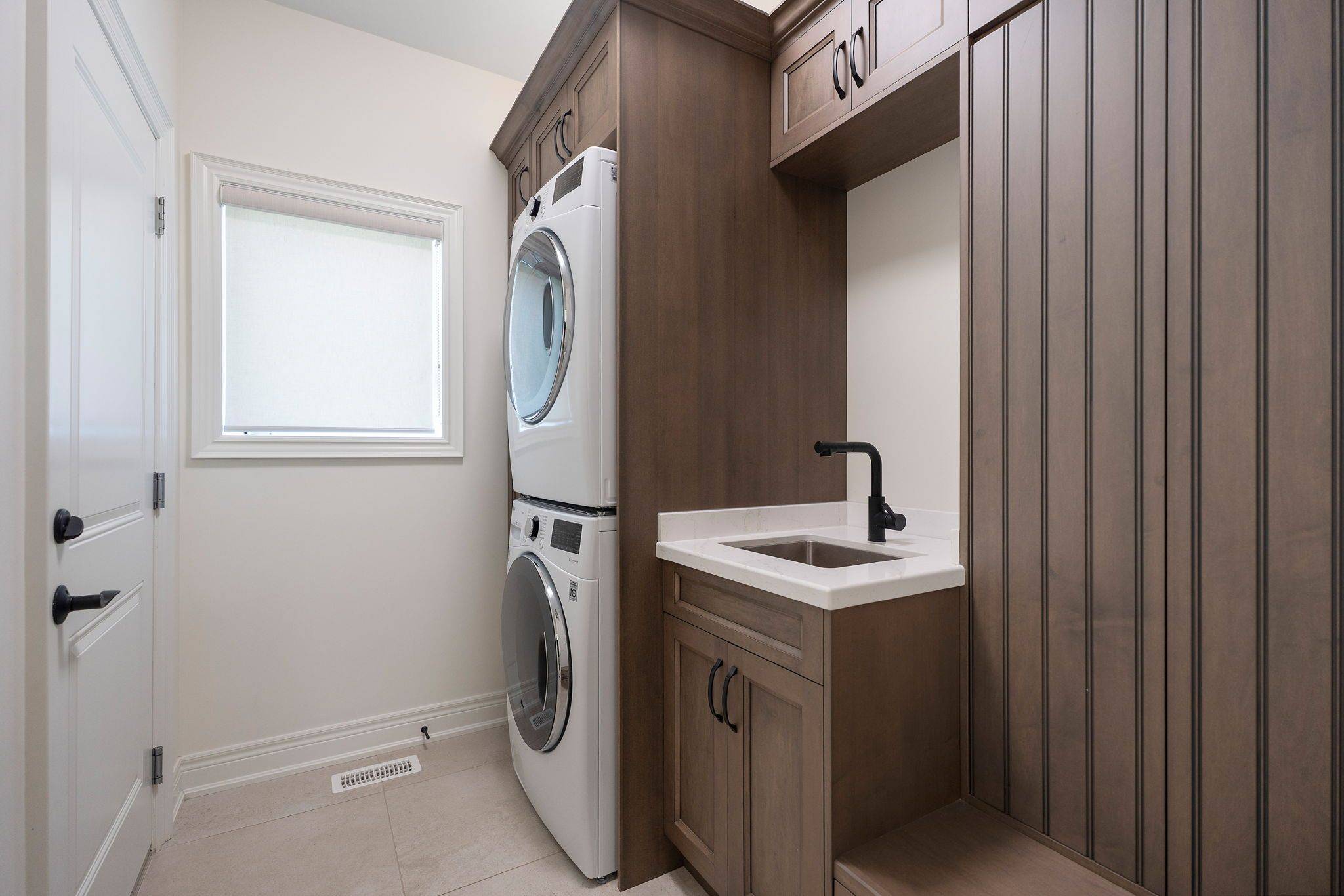 Fort Erie, ON L0S 1S0,3532 Canfield CRES