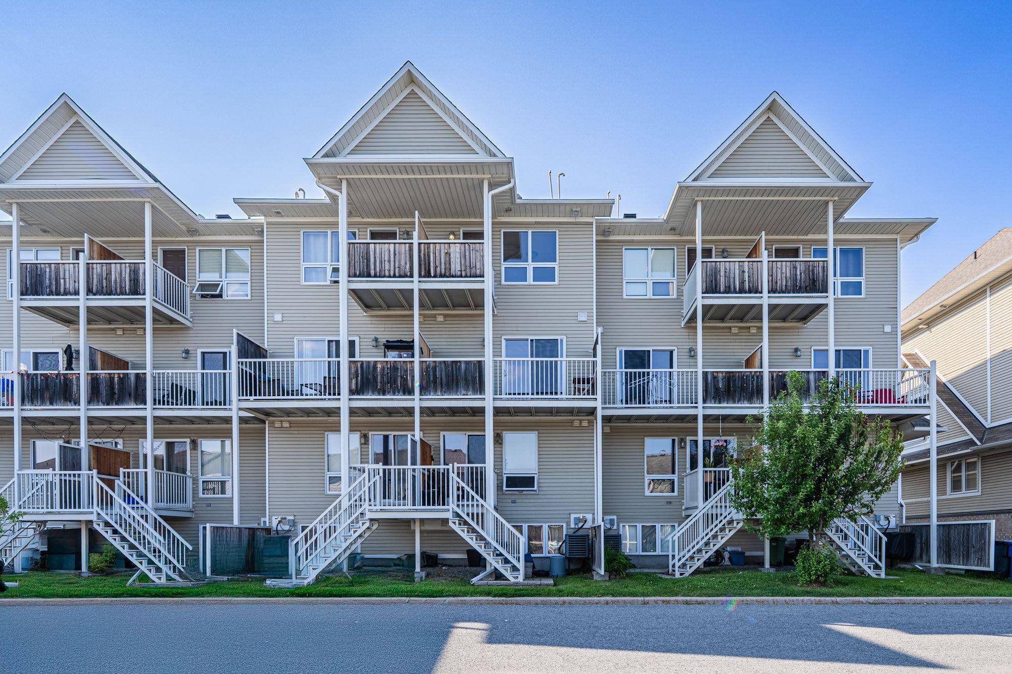 Barrhaven, ON K2J 0V4,634 Chapman Mills DR #B