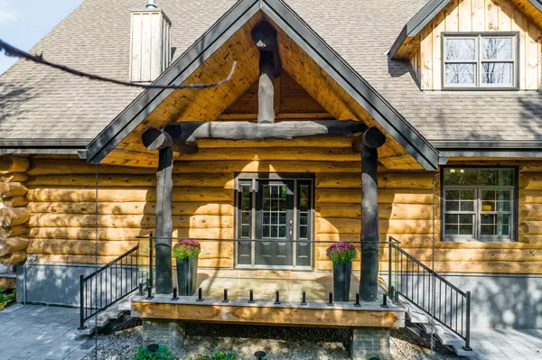 Collingwood, ON L9Y 5B2,44 TRAILS End