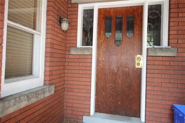 Hamilton, ON L8S 4A8,29 Dromore CRES