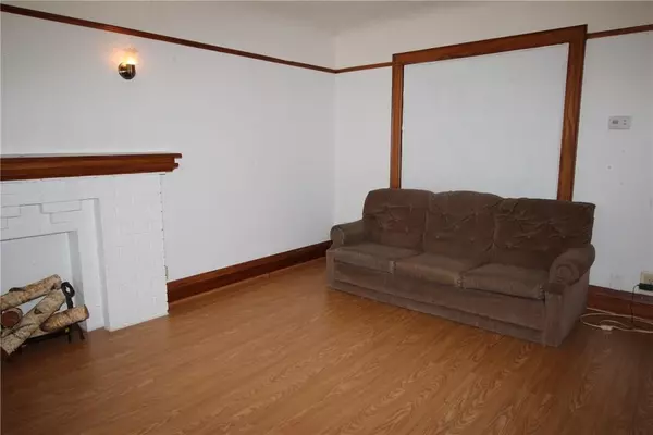 Hamilton, ON L8S 4A8,29 Dromore CRES