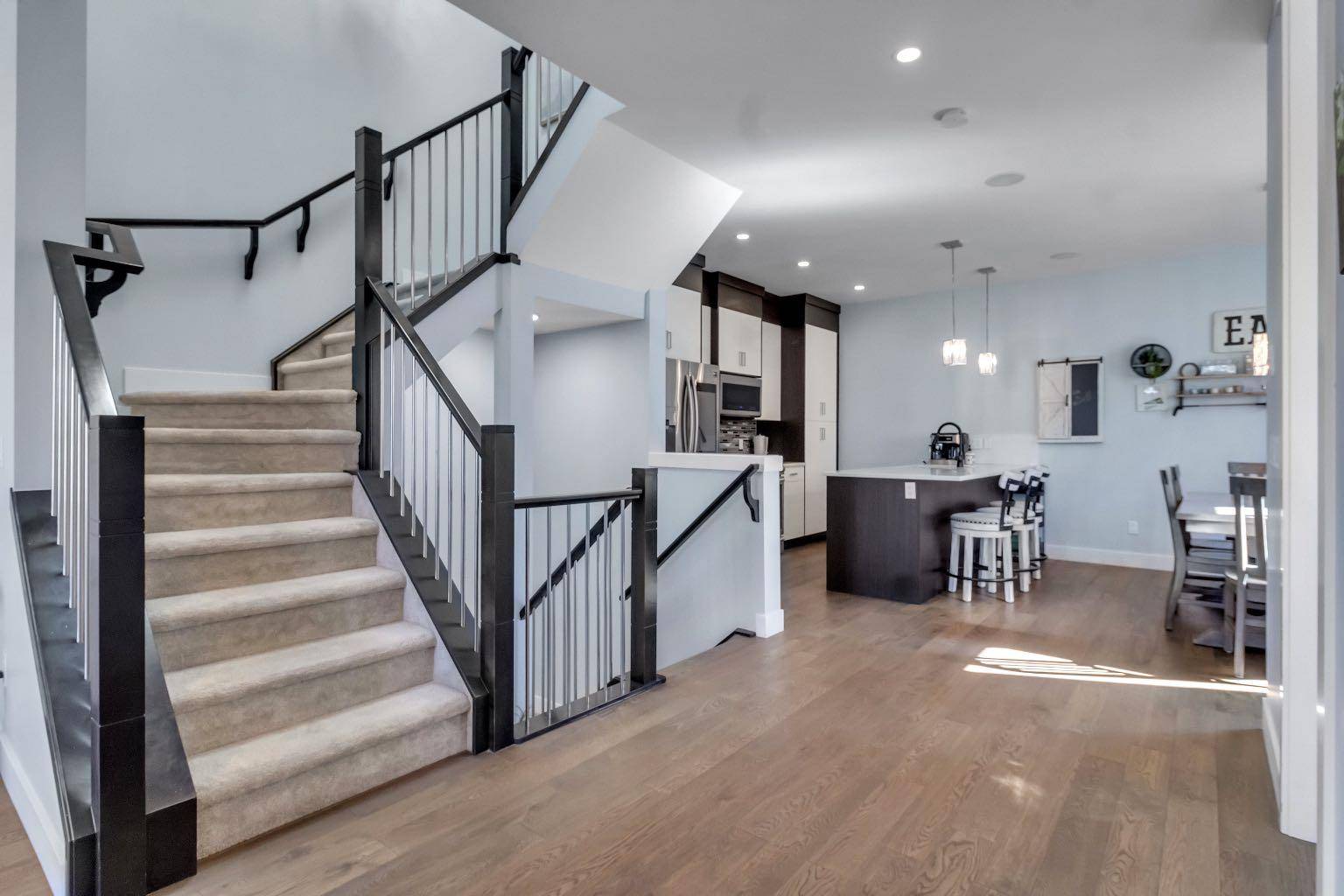 Calgary, AB T3E 1Y5,1926 25a ST SW #3