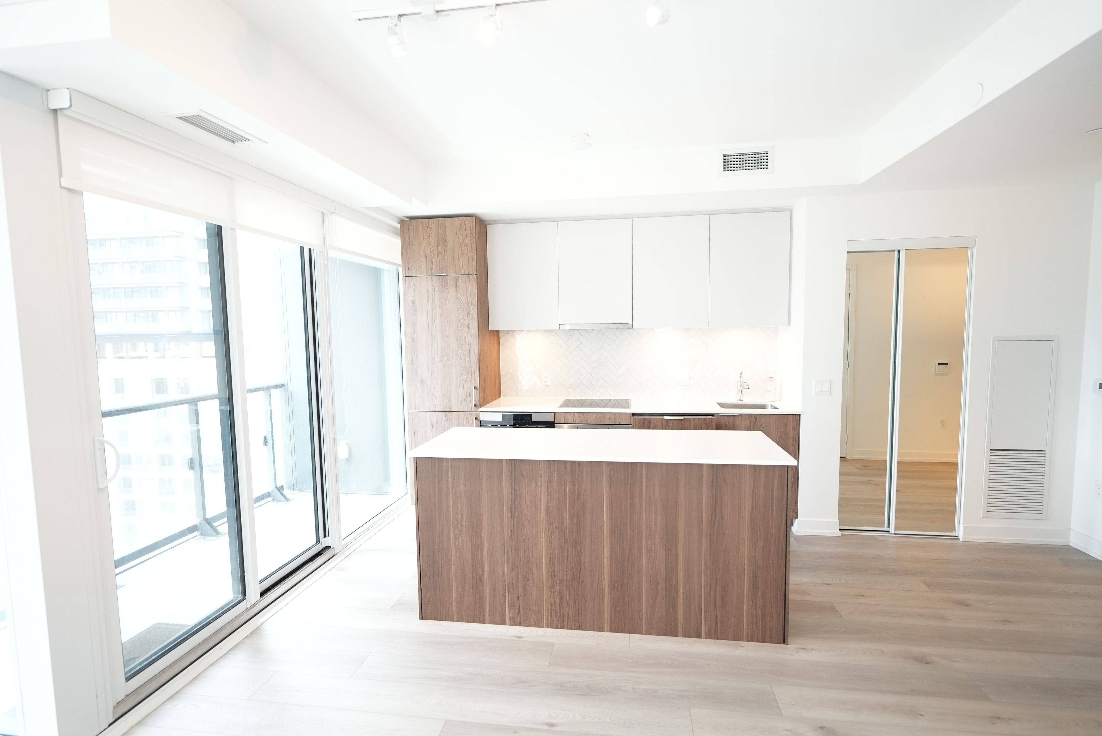 158 Front ST E #1213, Toronto C08, ON M5A 0K9