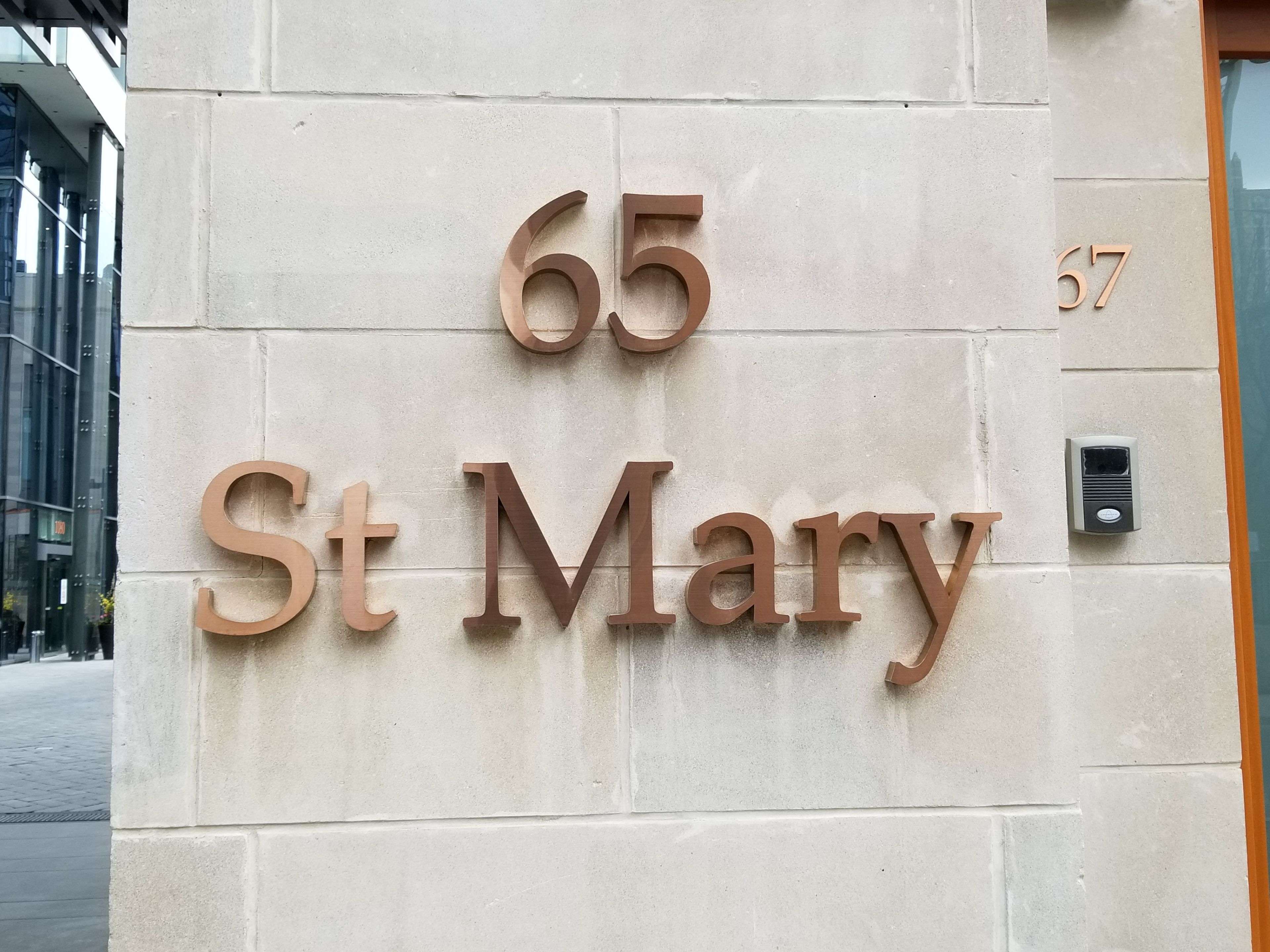 65 St Mary ST #2501, Toronto C01, ON M5S 0A6