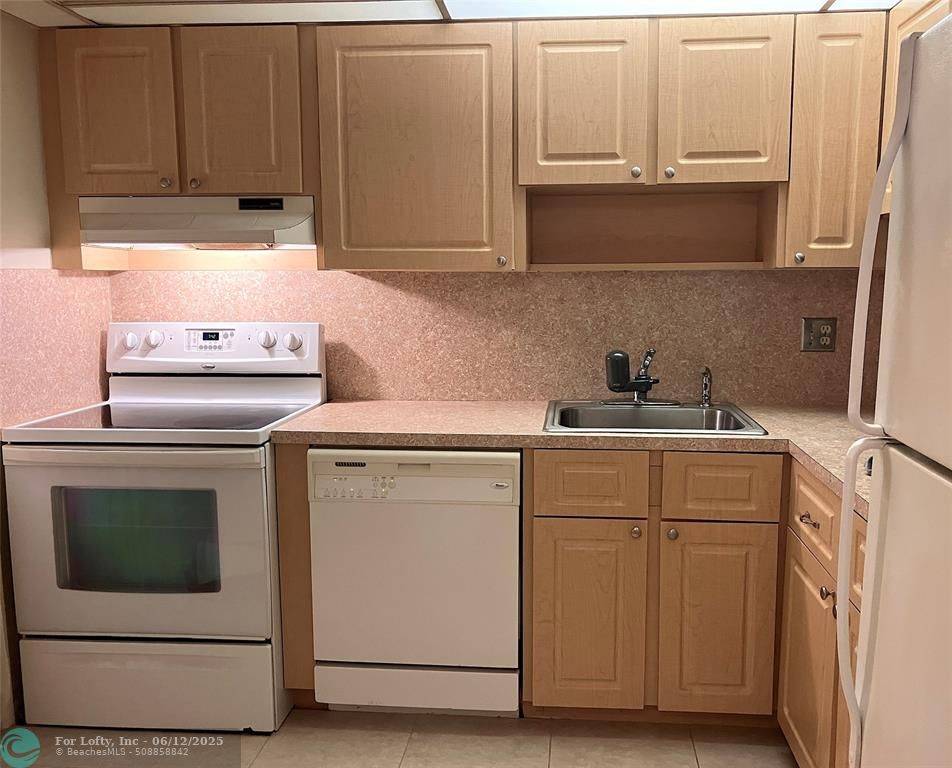 Hollywood, FL 33021,4900 Washington St #211