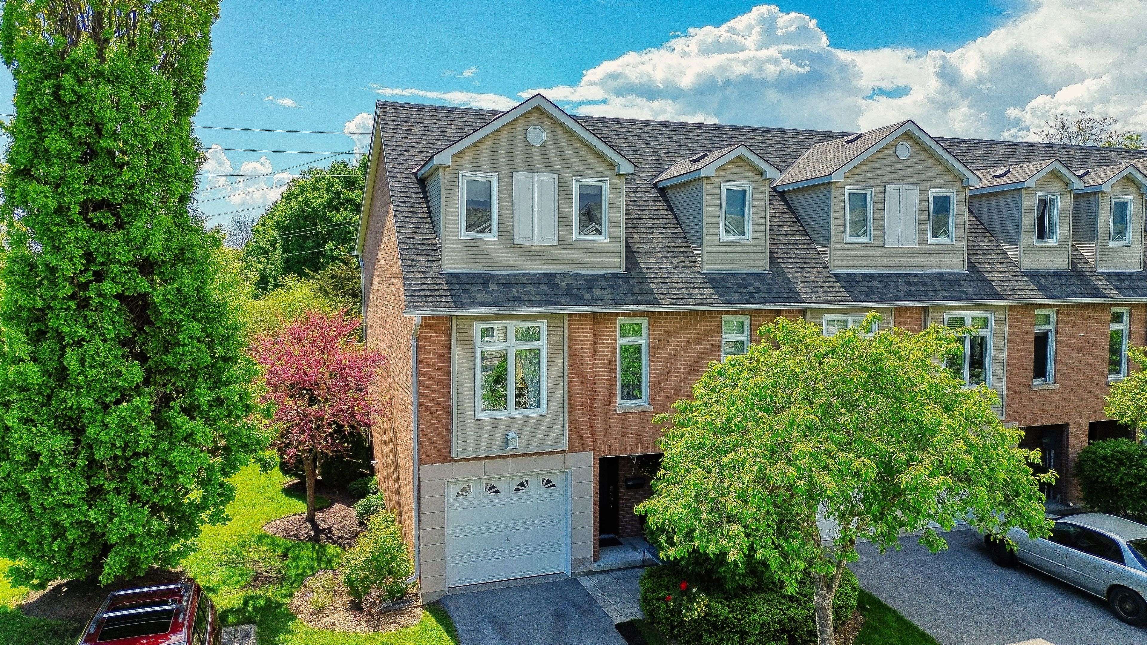 Belleville, ON K8P 4Z3,9 Progress AVE #1