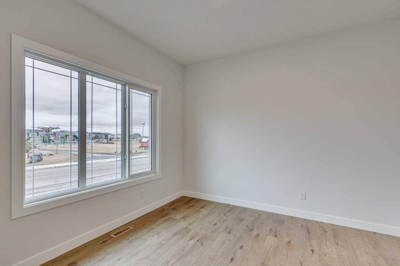 Calgary, AB T3M3Z2,640 Buffaloberry MNR Southeast